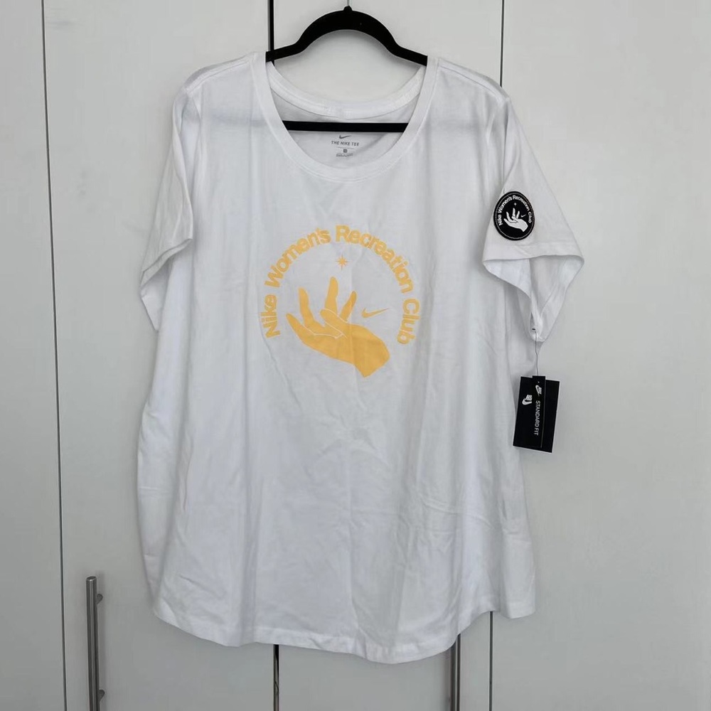 Nike Women’s Recreation Club Size 2X
